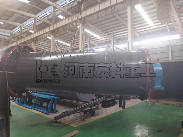 科索沃1.5米&times;4.5米的白灰球磨機(jī)