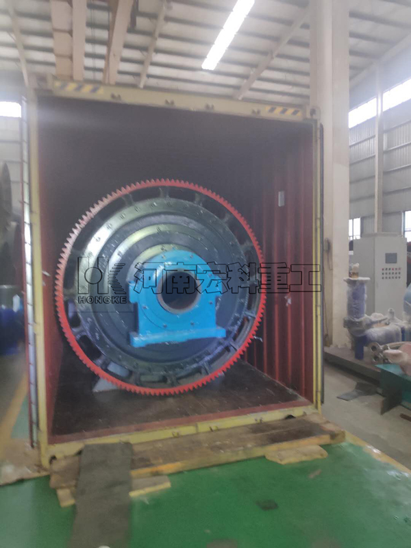 科索沃1.5米&times;4.5米的白灰球磨機(jī)