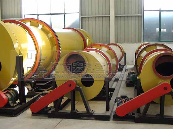 采取牛糞烘干機(jī)做原料生產(chǎn)有機(jī)肥成本小，質(zhì)量穩(wěn)定